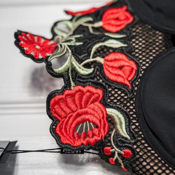 🌹Jaded London/Nasty Gal Rose Garden Swim Top 🌹 - Picture 4 of 6